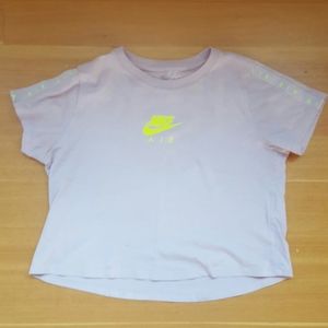 Nike t-shirt / cropped top EUC